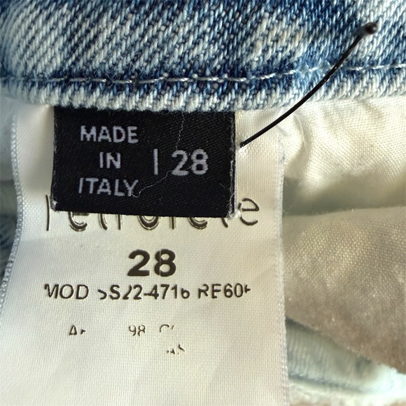 Retrofête High‑Rise Button‑Fly Denim Shorts Light Wash Distressed Look | Size 28 - Picture 5 of 7